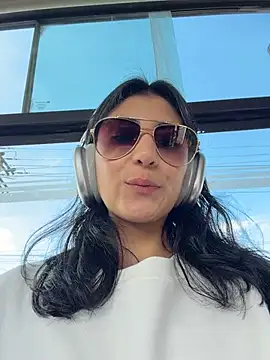 fiorella paris online show from 02-21-26, 07:27