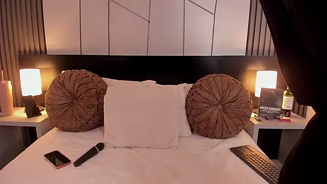 fiorella paris online show from 11-03-25, 03:45