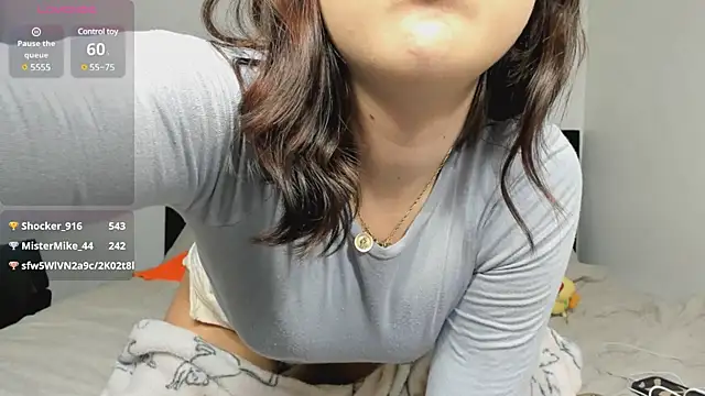 Snapshot of LiloshRoxy chatting on 02-27-25, 01:19 LiloshRoxy online show from 02-27-25, 01:19