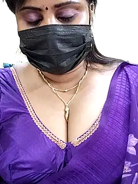 Queenflowerr online show from 03-02-25, 09:30