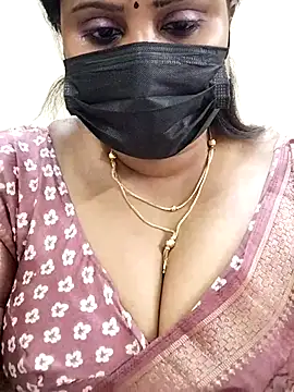 Queenflowerr online show from 02-26-25, 07:42
