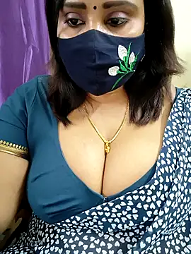 Queenflowerr online show from 03-07-26, 12:10