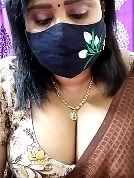 Queenflowerr online show from 11-01-25, 08:19