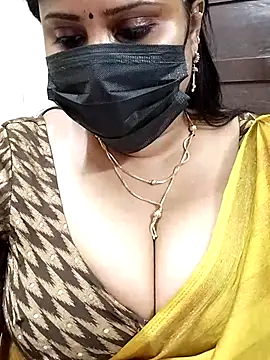 Queenflowerr online show from 03-04-25, 10:35
