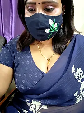 Queenflowerr online show from 03-08-26, 12:19