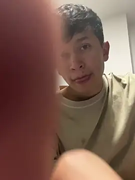 Snapshot of sebaxx8_ chatting on 02-28-25, 12:32 sebaxx8 online show from 02-28-25, 12:32