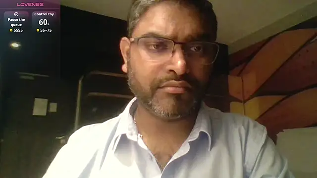Snapshot of IndienTiger chatting on 09-10-25, 07:24 IndienTiger online show from 09-10-25, 07:24