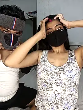 Snapshot of Love-N chatting on 10-11-25, 11:28 Love-N online show from 10-11-25, 11:28