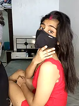 Snapshot of Love-N chatting on 10-13-25, 07:48 Love-N online show from 10-13-25, 07:48