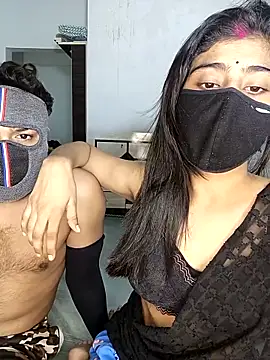 Snapshot of Love-N chatting on 10-12-25, 04:41 Love-N online show from 10-12-25, 04:41