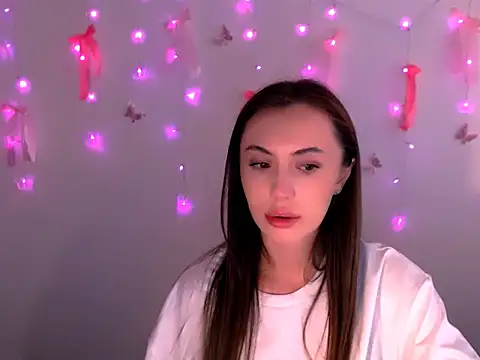 Snapshot of Nikonara_Love chatting on 05-04-26, 04:21 Nikonara Love online show from 05-04-26, 04:21