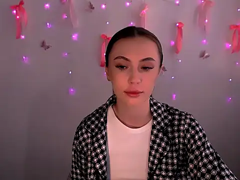 Snapshot of Nikonara_Love chatting on 06-12-26, 12:47 Nikonara Love online show from 06-12-26, 12:47