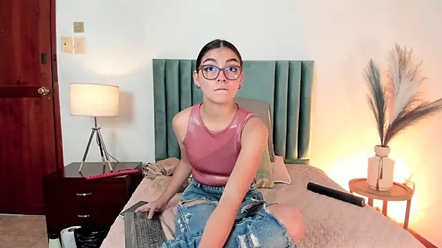 Snapshot of GiaBlakee chatting on 01-28-25, 11:38 GiaBlakee online show from 01-28-25, 11:38