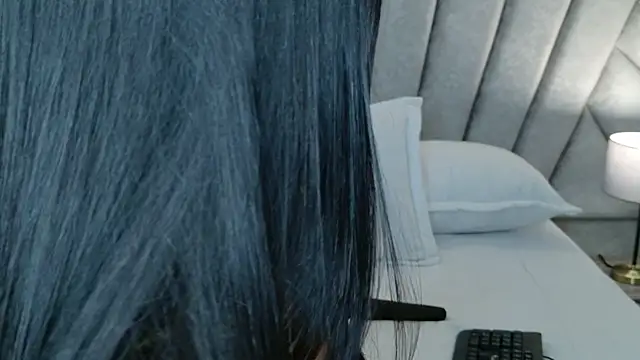 Snapshot of Layla_Breezee chatting on 07-24-26, 11:06 Layla Breezee online show from 07-24-26, 11:06