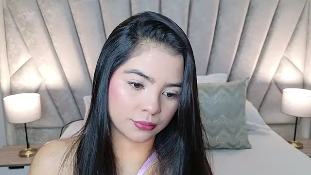 Snapshot of Layla_Breezee chatting on 07-27-26, 11:39 Layla Breezee online show from 07-27-26, 11:39