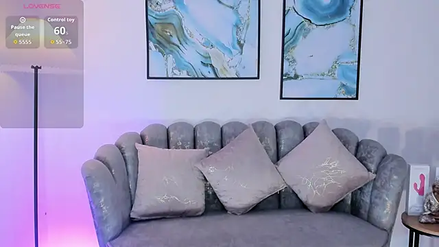 Layla Breezee online show from 10-23-25, 12:15