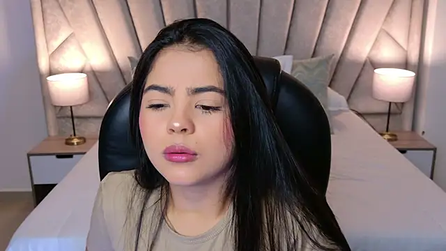 Snapshot of Layla_Breezee chatting on 07-19-26, 10:45 Layla Breezee online show from 07-19-26, 10:45