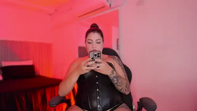 bonnieAn online show from 10-28-25, 11:31