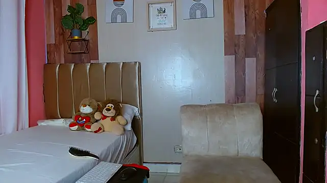 electrabrowns online show from 10-10-25, 12:33