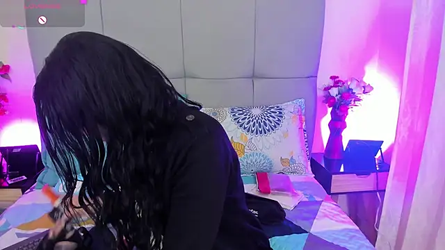 scarlet hit online show from 12-04-25, 04:55