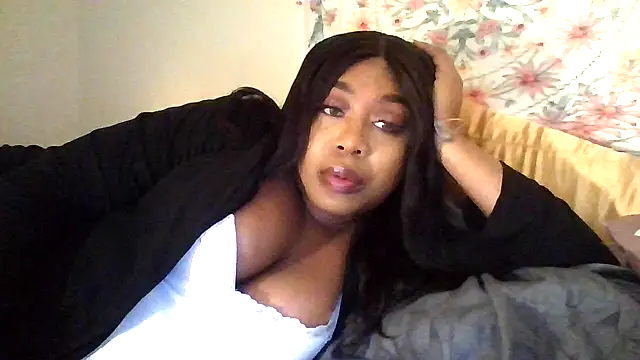 Snapshot of angeliquebelcali chatting on 09-21-25, 02:06 angeliquebelcali online show from 09-21-25, 02:06