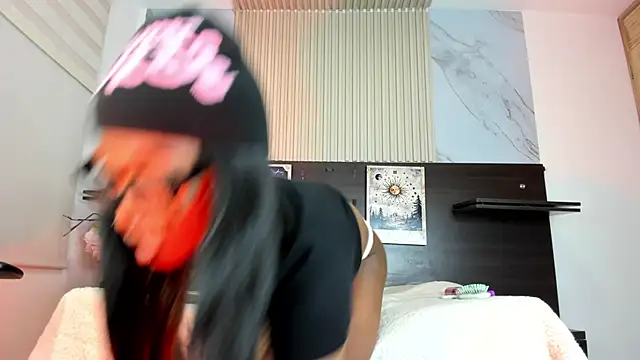 nahomy james25 online show from 03-11-26, 10:59