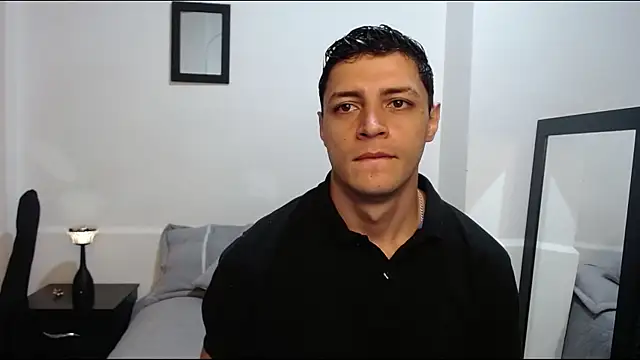Snapshot of Frank_Millers chatting on 05-06-26, 04:44 Frank Millers online show from 05-06-26, 04:44
