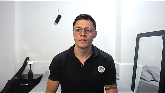 Snapshot of Frank_Millers chatting on 04-19-26, 11:18 Frank Millers online show from 04-19-26, 11:18
