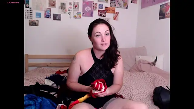 AdorahB3ll3 online show from 11-05-25, 08:45