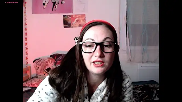 AdorahB3ll3 online show from 04-07-26, 07:04