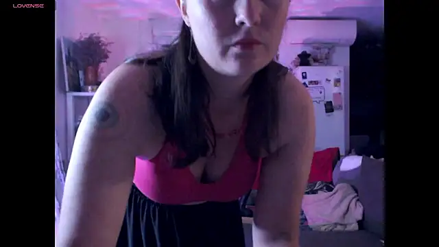 Snapshot of AdorahB3ll3 chatting on 10-19-25, 07:16 AdorahB3ll3 online show from 10-19-25, 07:16