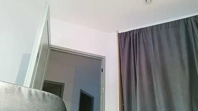 Snapshot of serena__vedette chatting on 03-16-26, 08:18 serena vedette online show from 03-16-26, 08:18