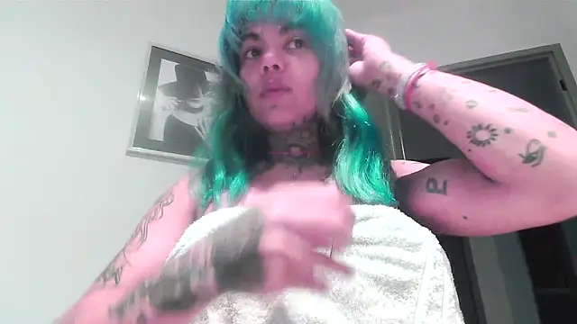 serena  vedette online show from 10-24-25, 08:13