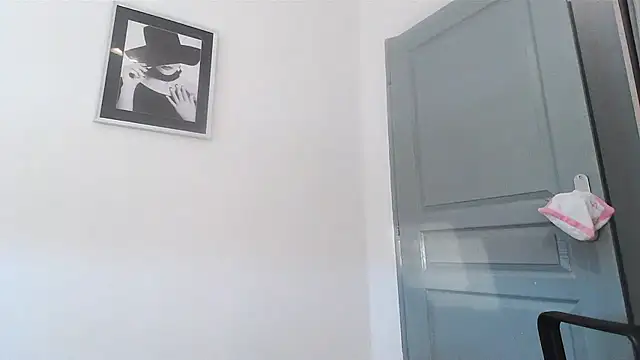 serena  vedette online show from 10-31-25, 02:57