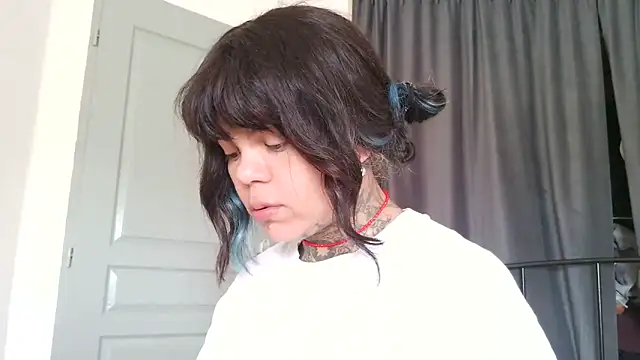 Snapshot of serena__vedette chatting on 04-11-26, 11:14 serena vedette online show from 04-11-26, 11:14