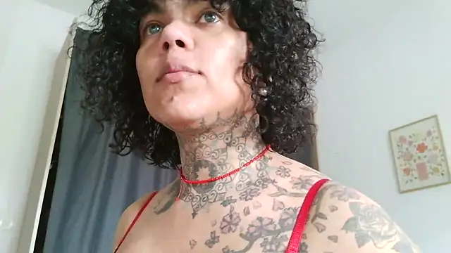 Snapshot of serena__vedette chatting on 04-13-26, 11:58 serena vedette online show from 04-13-26, 11:58