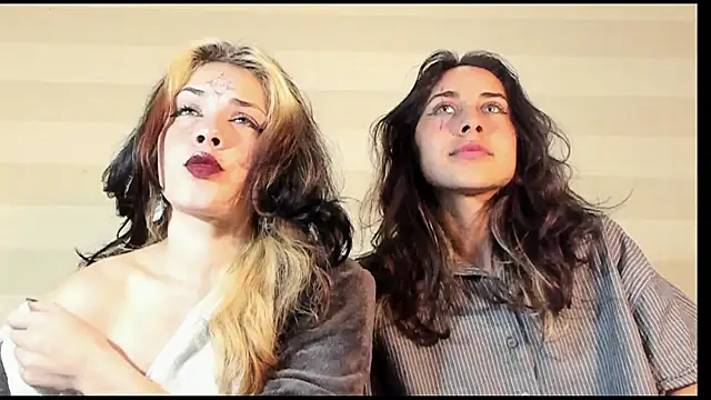 Snapshot of onix_bl4ck chatting on 12-19-25, 11:18 onix bl4ck online show from 12-19-25, 11:18