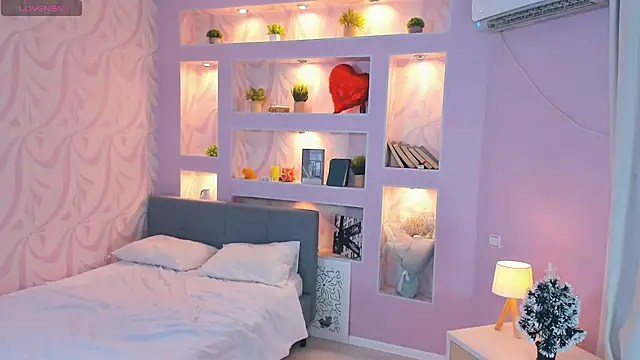 FloraDobb online show from 12-19-25, 07:11