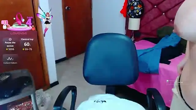 victoria adams07 online show from 10-24-25, 07:46