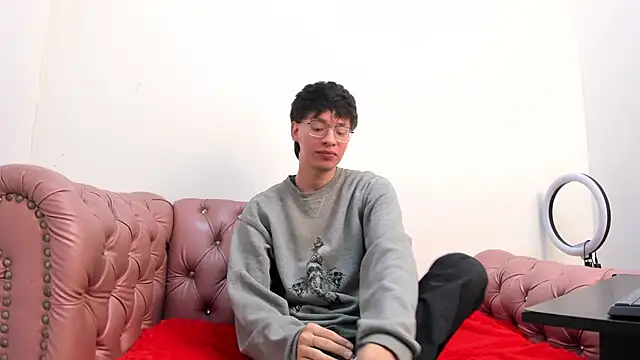 OliverWhite18 online show from 01-24-25, 12:31