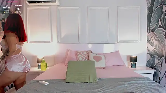 HannaaMiller online show from 12-18-25, 02:38