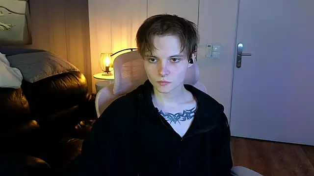 Snapshot of DemianEnglen chatting on 06-01-26, 12:22 DemianEnglen online show from 06-01-26, 12:22