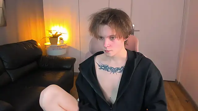 Snapshot of DemianEnglen chatting on 04-09-26, 03:29 DemianEnglen online show from 04-09-26, 03:29
