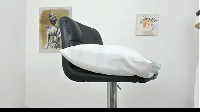 elizabethQuenx online show from 02-28-25, 09:44