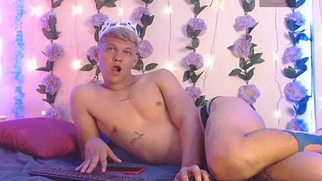 izan 20 online show from 02-27-26, 09:47