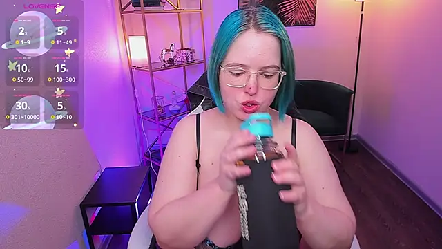 Snapshot of Manic_pixie_ chatting on 05-31-26, 03:29 Manic pixie online show from 05-31-26, 03:29