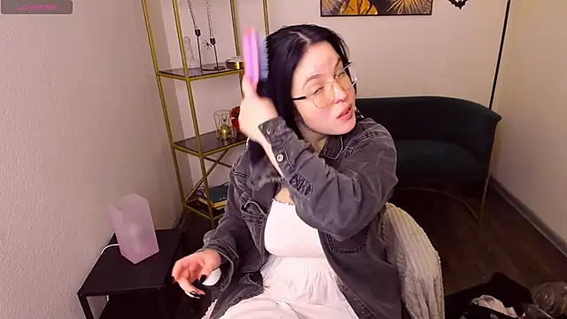 Manic pixie  online show from 10-22-25, 11:20