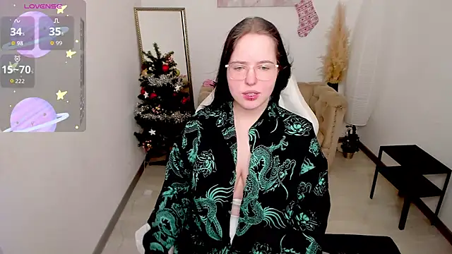 Manic pixie  online show from 12-17-25, 03:39