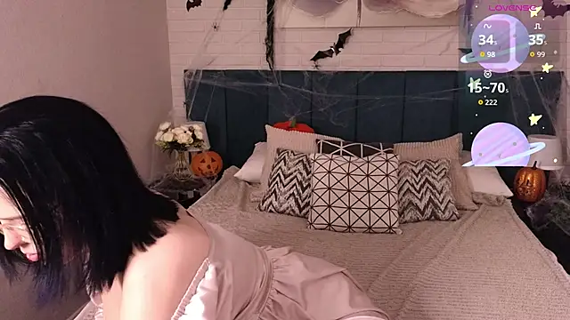 Manic pixie  online show from 10-21-25, 05:34