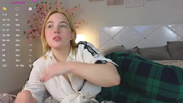 Manic pixie  online show from 03-12-25, 06:53